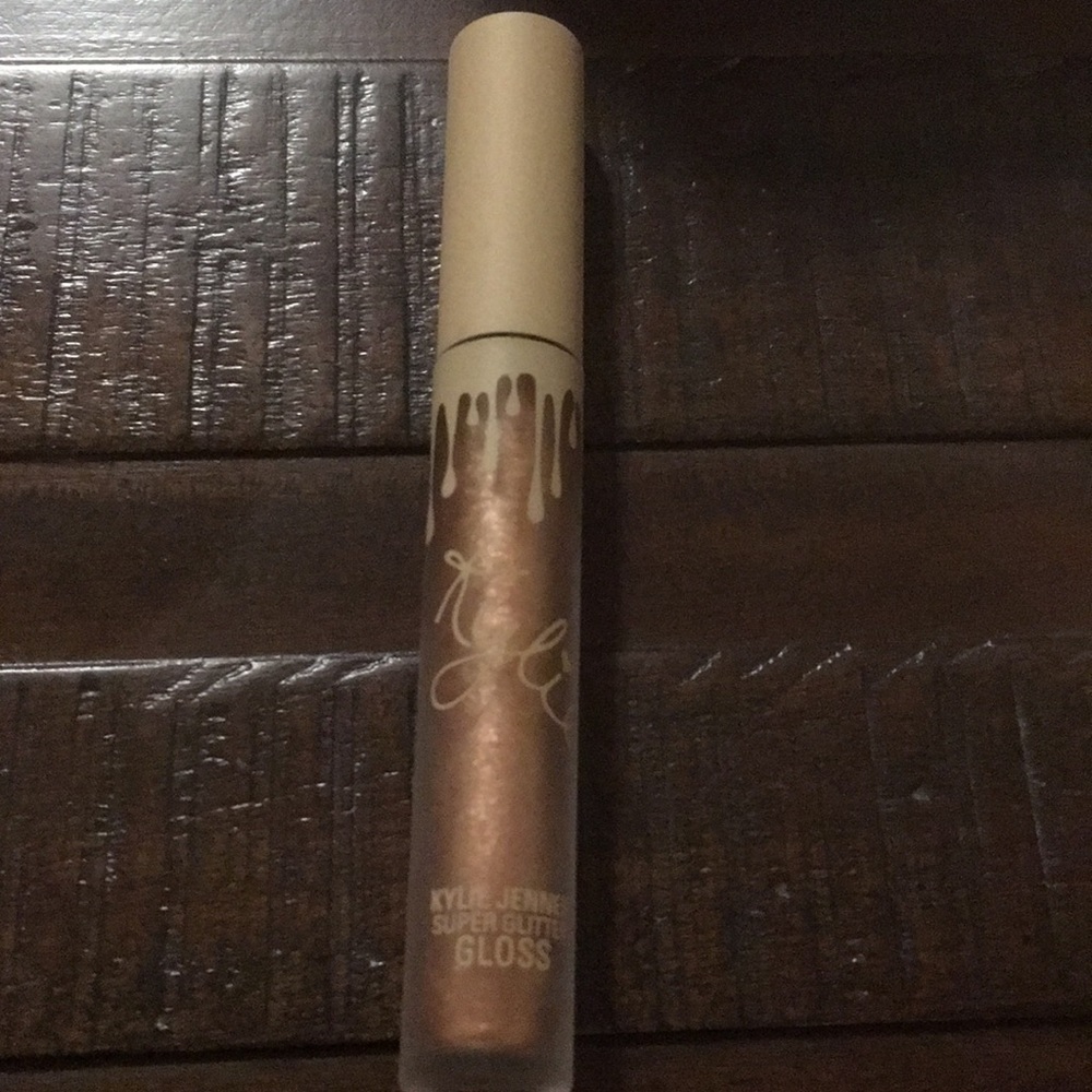 Giltz! Kylie Cosmetics Glittery lipgloss!